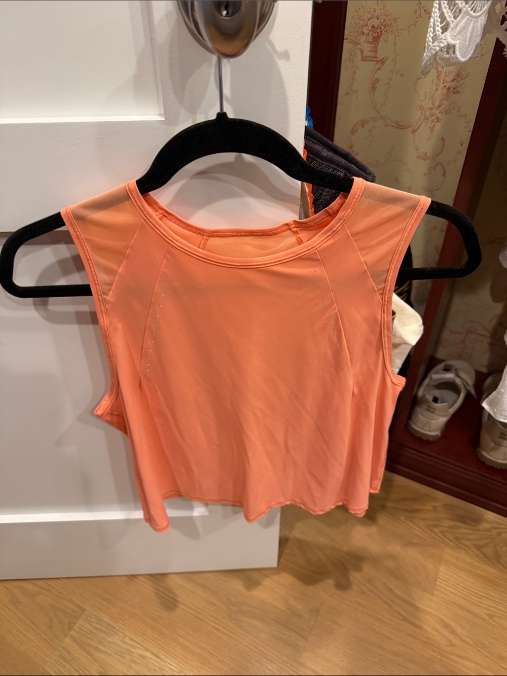 lululemon size 6 top